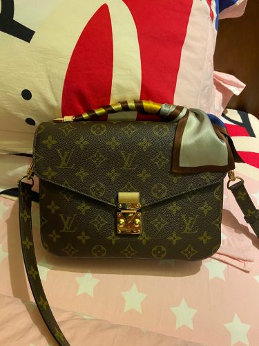 Louis Vuitton Pochette Metis M44875 Monogram photo review