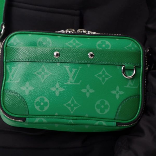 Louis Vuitton M30997 Alpha Wearable Wallet Cactus Green