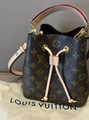 Louis Vuitton M46581 Néonoé BB photo review